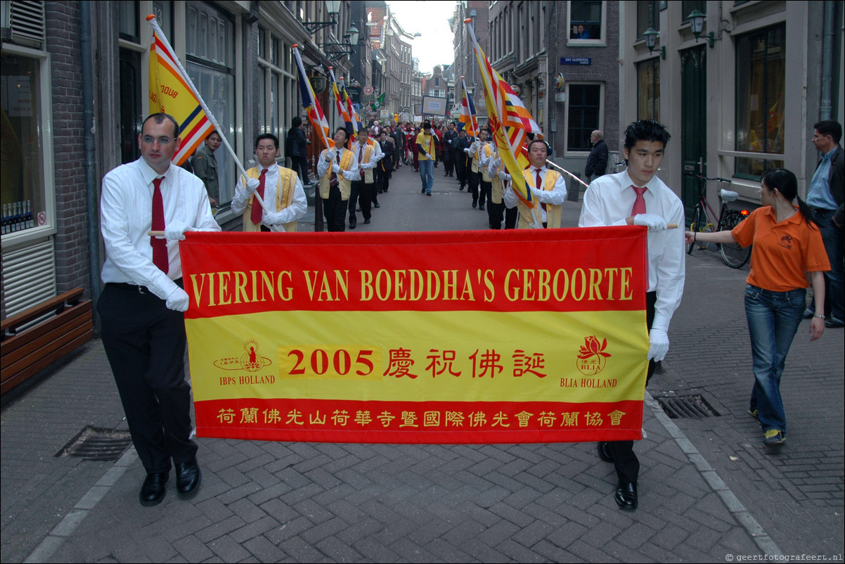 Amsterdam viering van Boeddha's geboorte