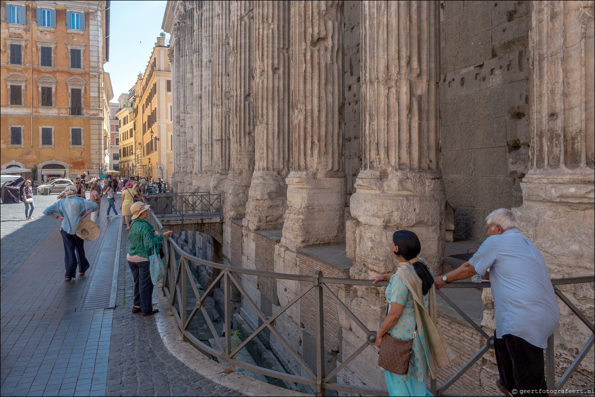 Rome Tempel van Hadrianus