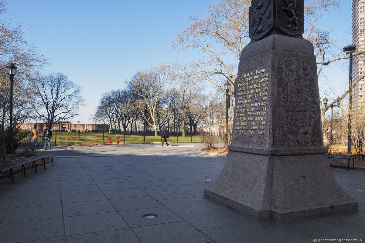 New York Battery Park Netherland Monument