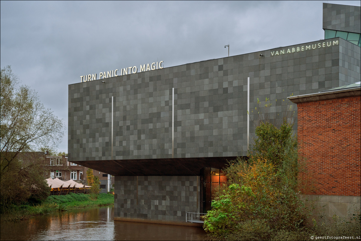 Eindhoven Vanabbemuseum Dwarsverbanden