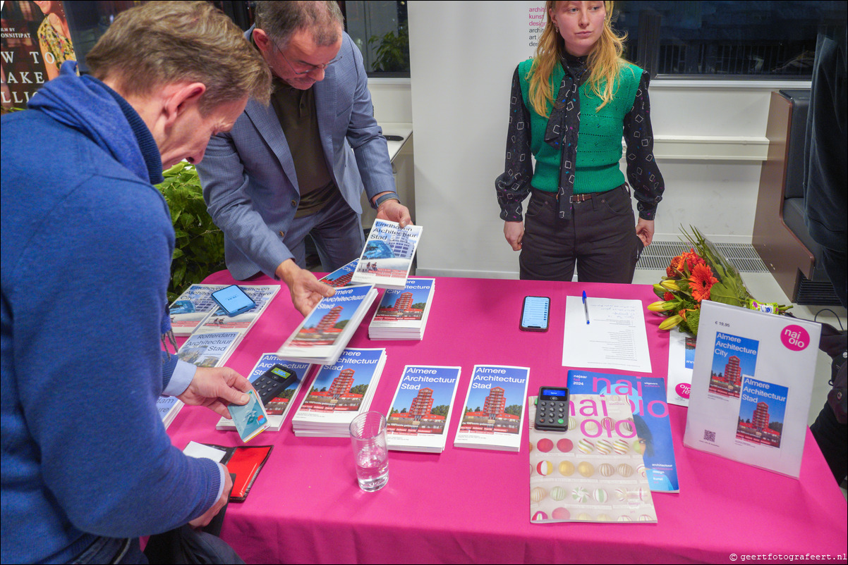 Presentatie book Almere Archtitectuur Stad in de Nieuwe Bibliotheek Almere