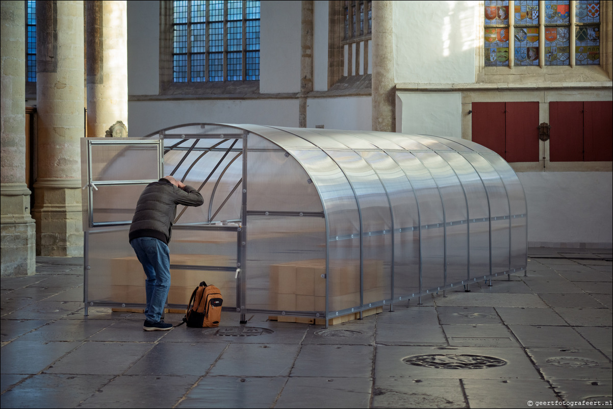 Oude Kerk te Amsterdam, tentoonstelling When Doubt Turns into Destiny van Navid Nuur