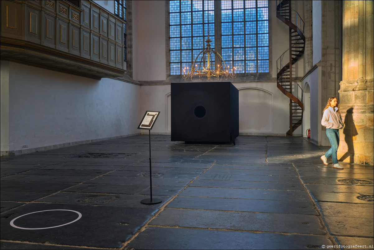 Oude Kerk te Amsterdam, tentoonstelling When Doubt Turns into Destiny van Navid Nuur