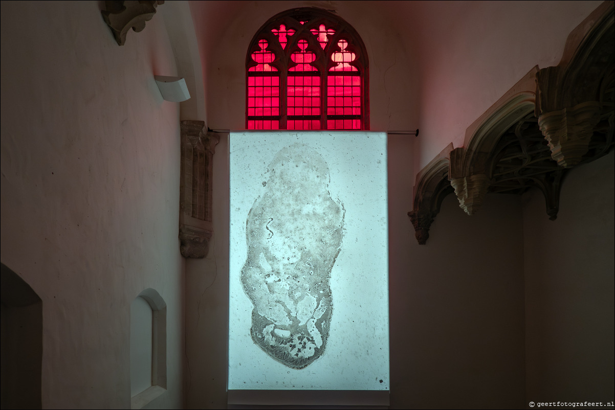 Oude Kerk te Amsterdam, tentoonstelling When Doubt Turns into Destiny van Navid Nuur