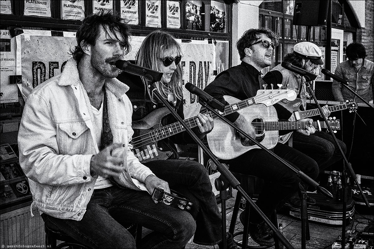 record store day almere go back to the zoo