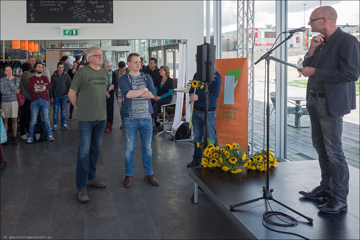 Vertigo Festival Almere met Flying Carpet van Hunk, lezingen, e-bikes, informatiestands en muziek