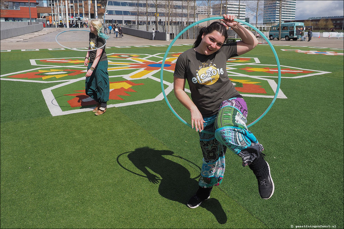 Vertigo Festival Almere met Flying Carpet van Hunk, lezingen, e-bikes, informatiestands en muziek