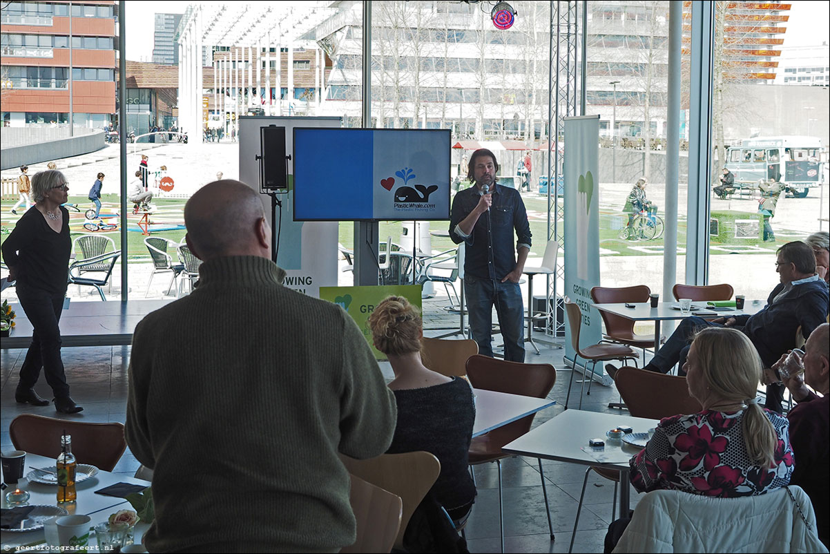 Vertigo Festival Almere met Flying Carpet van Hunk, lezingen, e-bikes, informatiestands en muziek