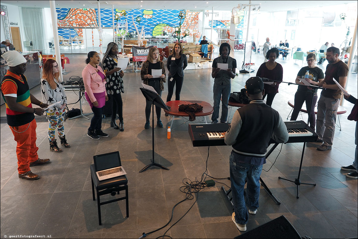 Vertigo Festival Almere met Flying Carpet van Hunk, lezingen, e-bikes, informatiestands en muziek