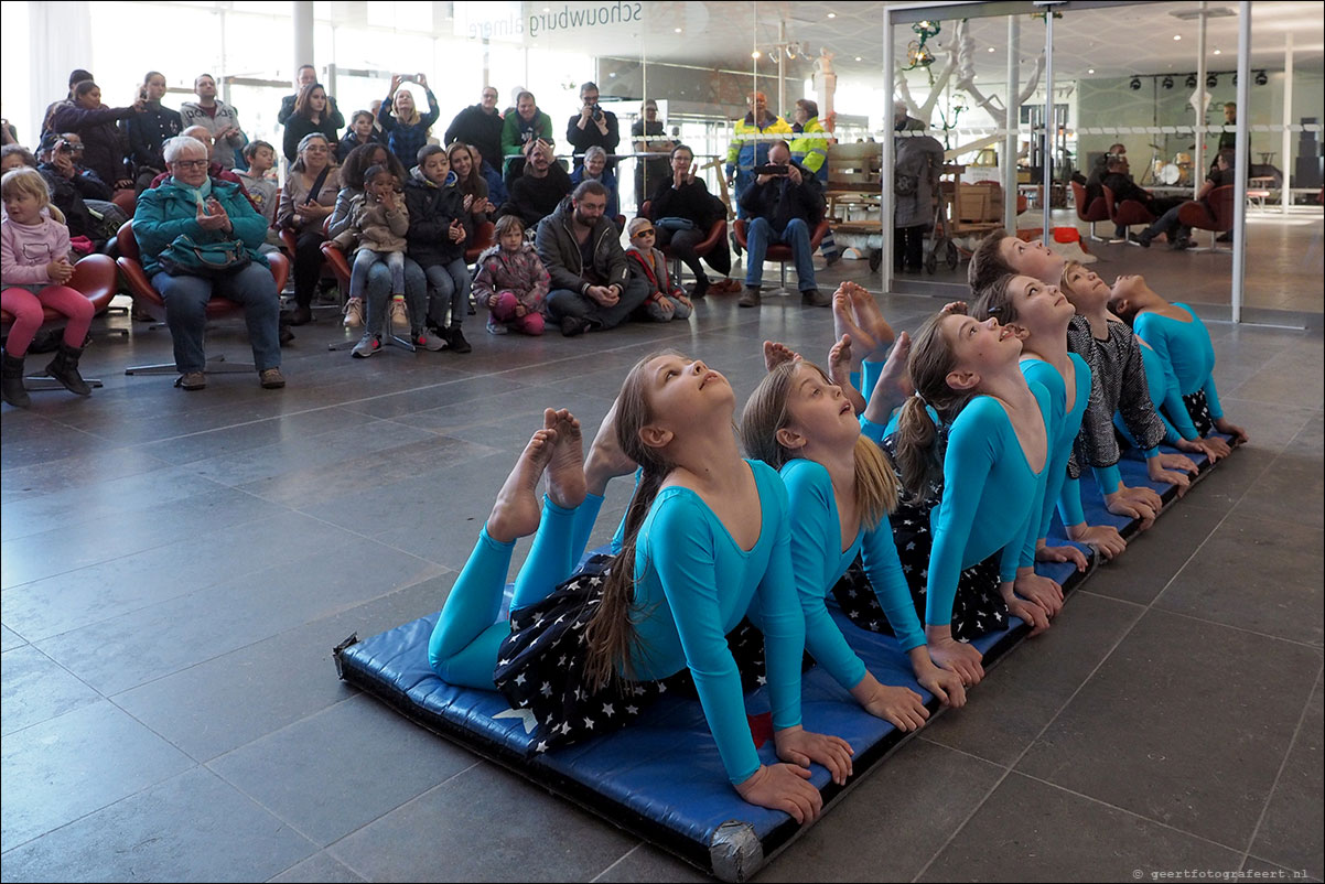 Vertigo Festival Almere met Flying Carpet van Hunk, lezingen, e-bikes, informatiestands en muziek