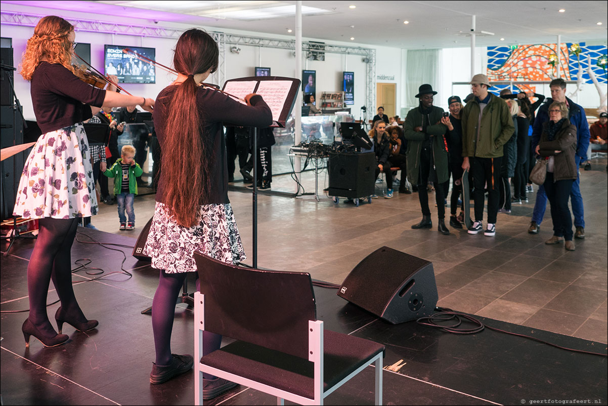 Vertigo Festival Almere met Flying Carpet van Hunk, lezingen, e-bikes, informatiestands en muziek