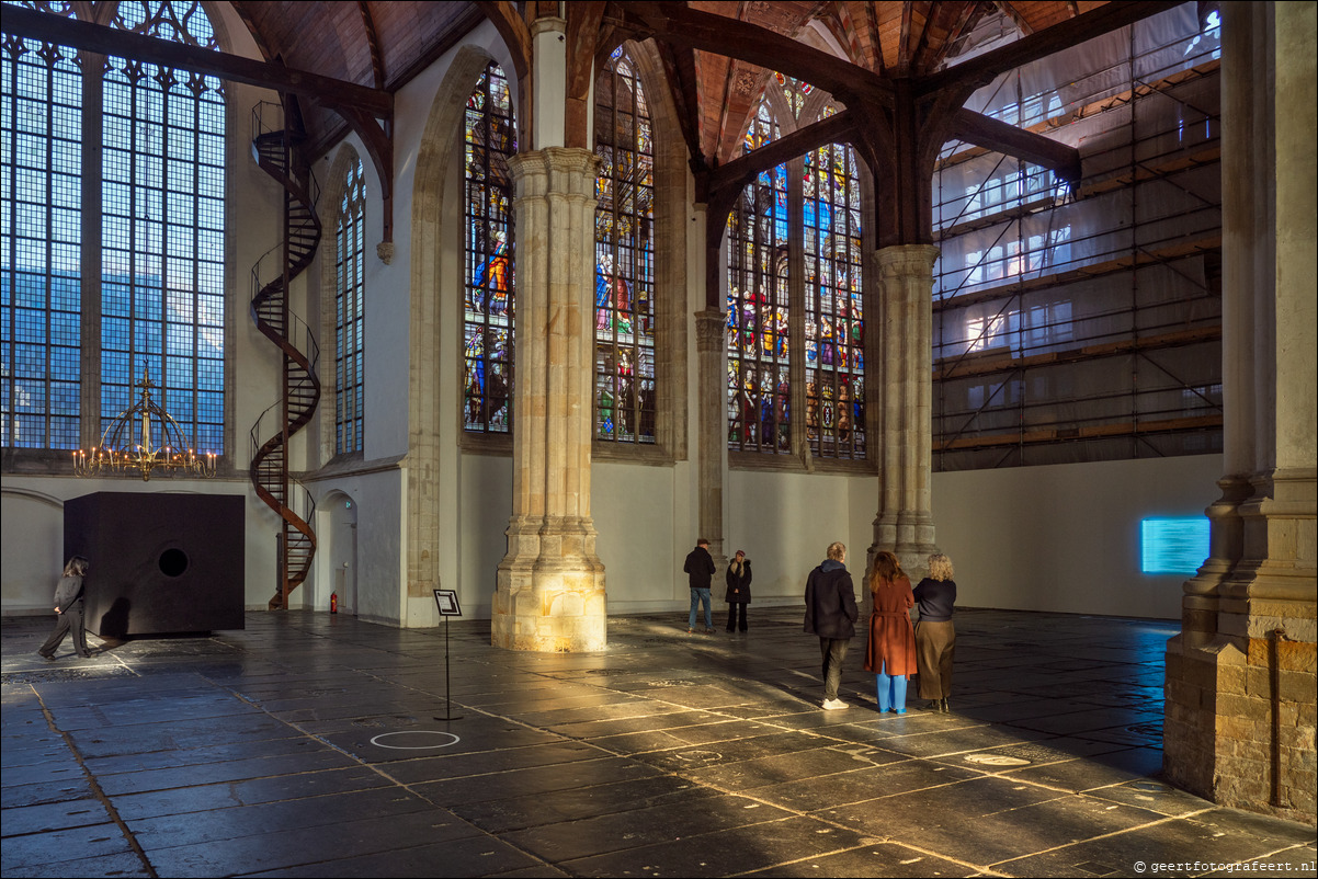 Oude Kerk te Amsterdam, tentoonstelling When Doubt Turns into Destiny van Navid Nuur