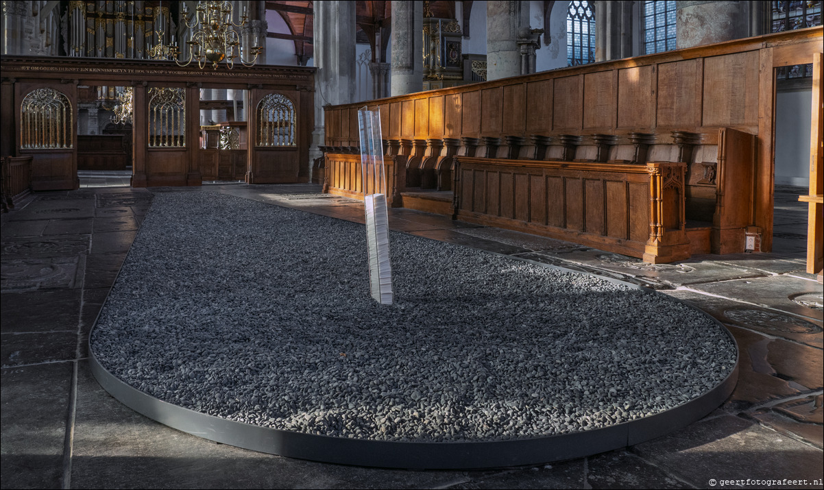 Oude Kerk te Amsterdam, tentoonstelling When Doubt Turns into Destiny van Navid Nuur