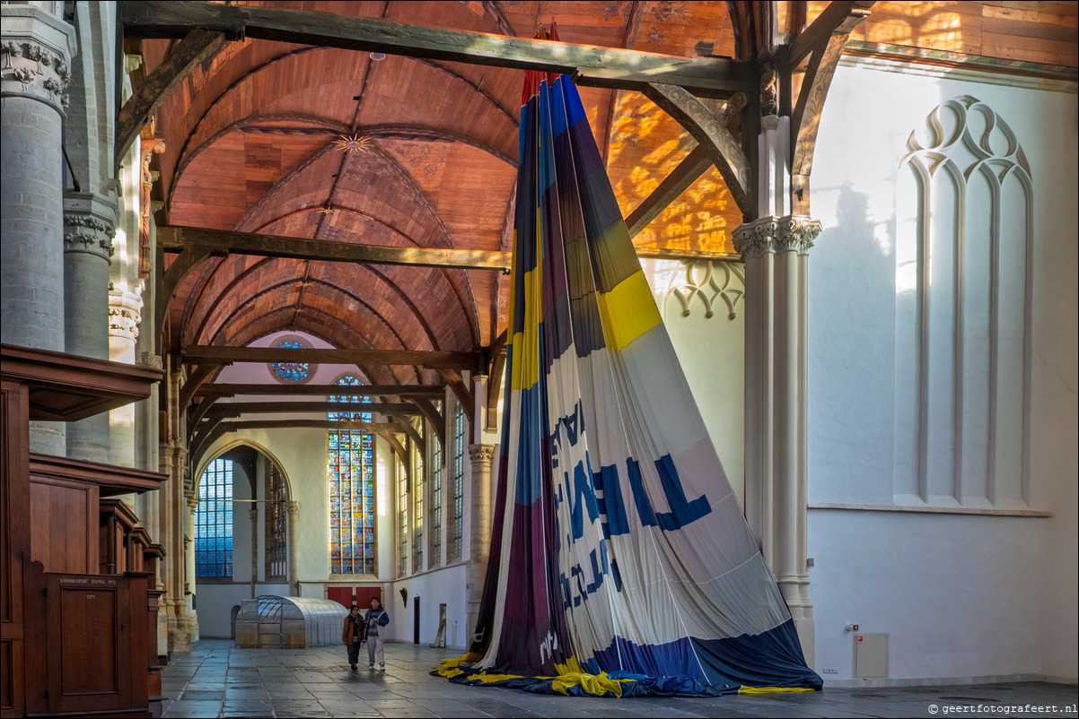 Oude Kerk te Amsterdam, tentoonstelling When Doubt Turns into Destiny van Navid Nuur