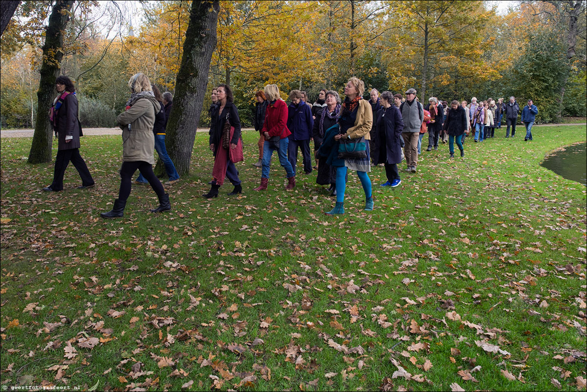 Dag van de Stilte, stiltewandeling Vondelpark Amsterdam